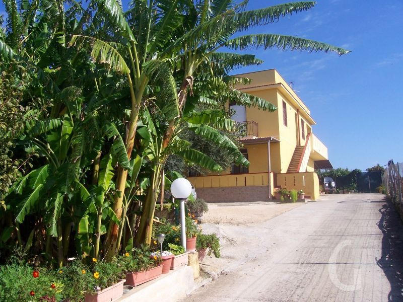 ferienwohnung-panorama-hausansicht.JPG