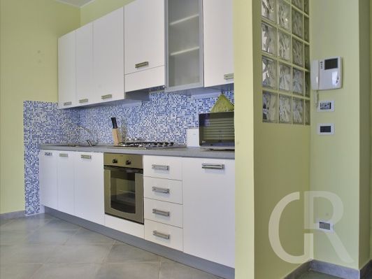 ferienwohnung-pistacchio-moderne-einbaukueche.jpg