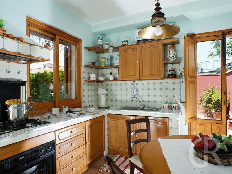 ferienwohnung-torre-archirafi-kueche.jpg