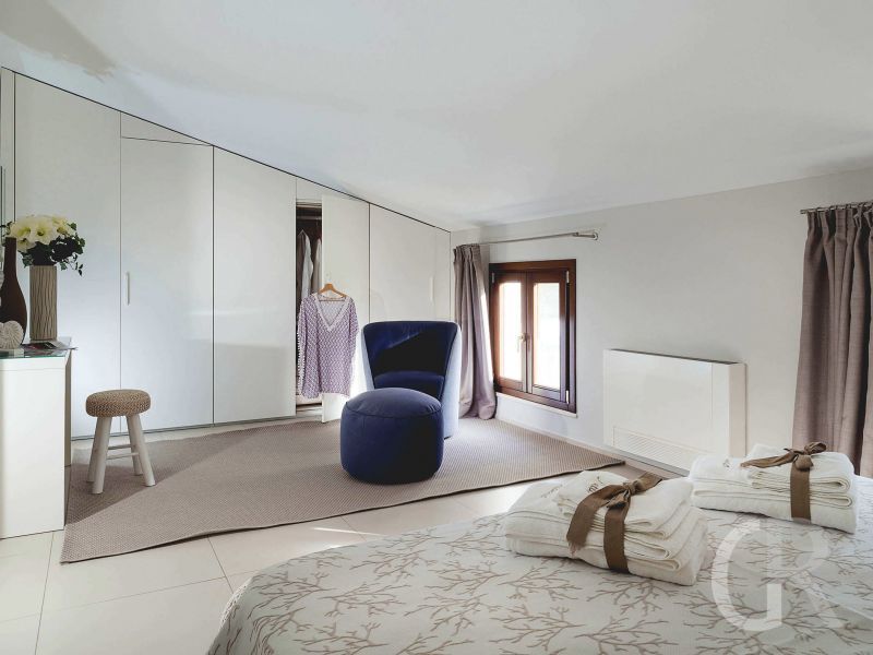grosses-schlafzimmer.jpg