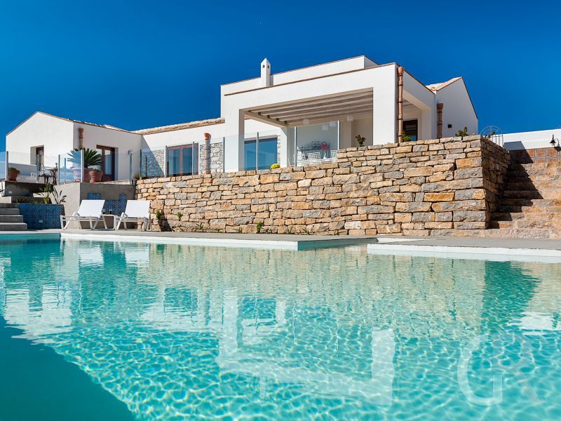 pool-und-villa-tangi.jpg