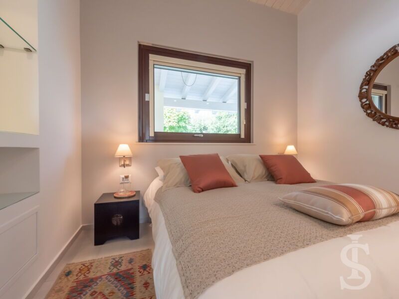 villa-angelina-schlafzimmer-2-seitliche-ansicht.jpg