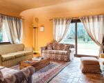 villa-arangea-wihnzimmer-mit-terrassenausgang.jpg