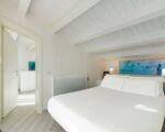 villa-blumarine-weisses-doppelbett.jpg