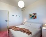 villa-coralia-doppelbett-im-schlafzimmer.jpg