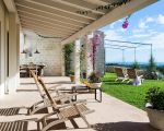 villa-cuore-verde-terrasse-mit-liegen.jpg