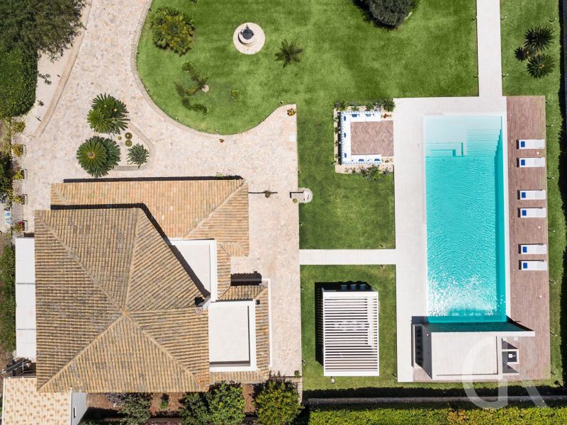 villa-diletta-blick-von-oben-auf-die-villa.jpg