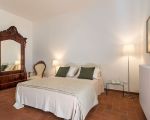 villa-etna-retreat-doppelbett-im-schlafbereich.jpg