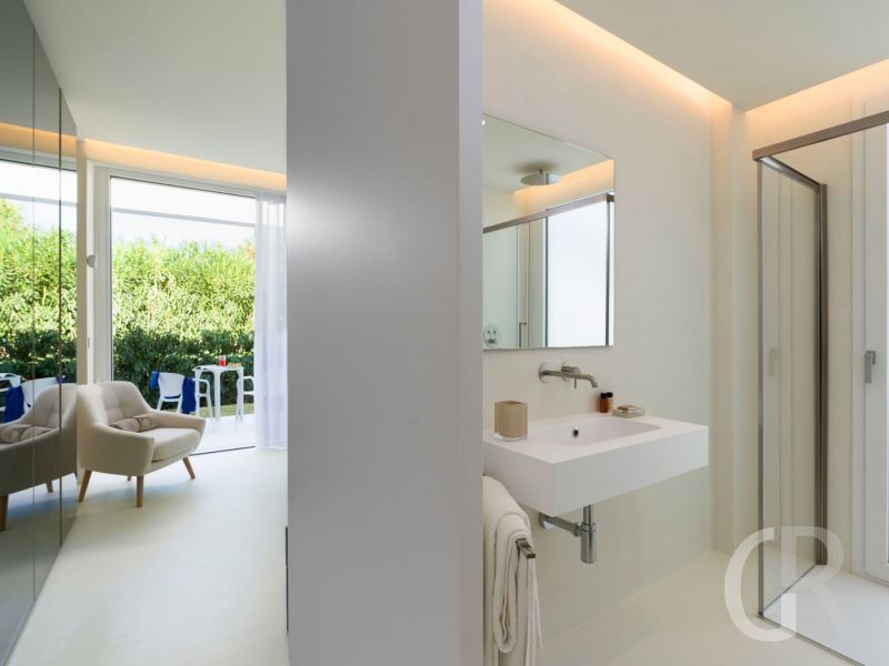 villa-gadir-dusche-und-wohnbereich.jpg