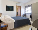 villa-giglio-di-mare-grosses-schlafzimmer-mit-schrank.jpg