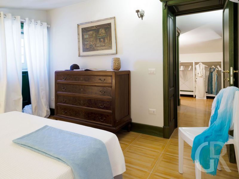 villa-gira-sole-schlafraum.jpg