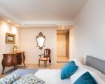 villa-isabella-kommode-im-schlafzimmer.jpg