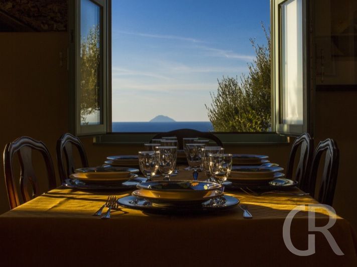 villa-laura-esszimmer.jpg