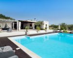 villa-mara-pool-mit-terrassen.jpg