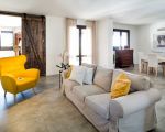 villa-mara-sofa-im-wohnzimmer.jpg