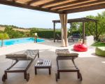 villa-mara-sonnenliegen.jpg