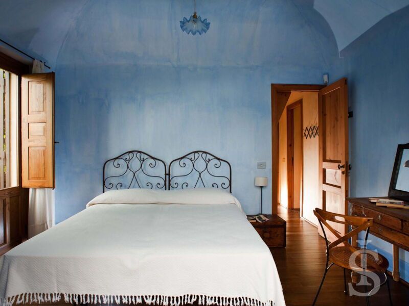 villa-palmento-monterosso-schlafzimmer.jpg