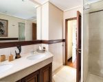 villa-profumo-bad-mit-waschbecken.jpg