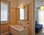 villa-salina-badezimmer-mit-waschbecken.jpg
