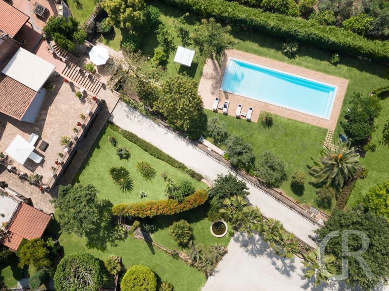 villa-saracina-blick-von-oben.jpg