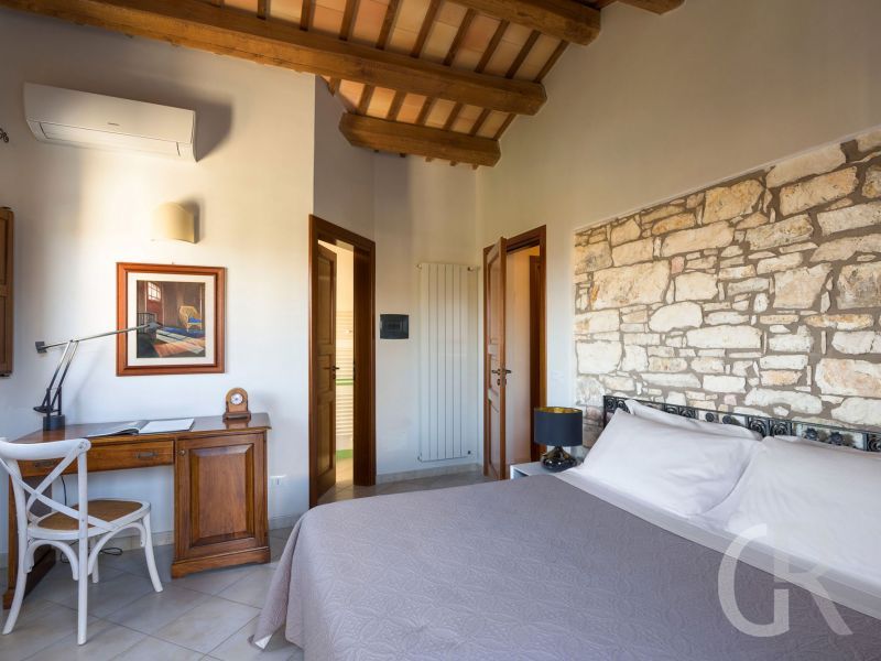 villa-tangi-doppelbett.jpg