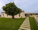 villa-trifilla-vordere-ansicht-der-villa.jpg