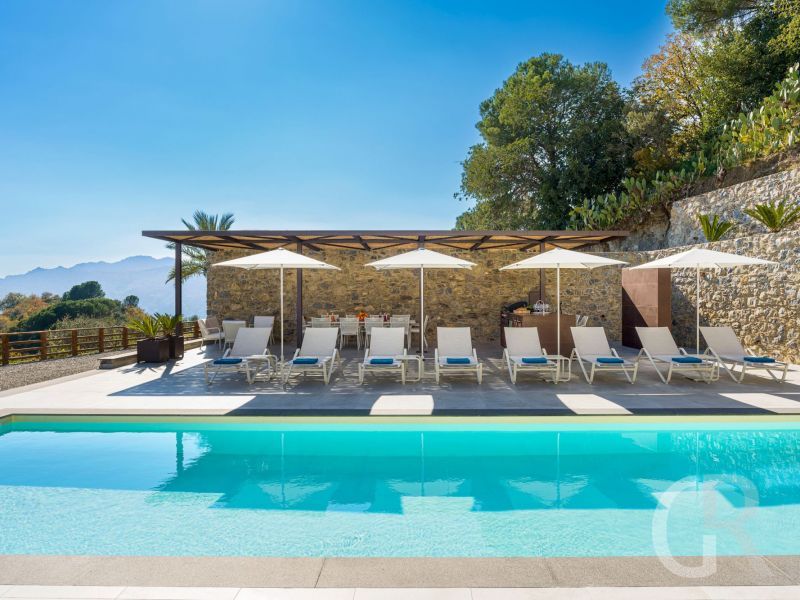 villa-zagara-sonnenterrasse-am-pool.jpg