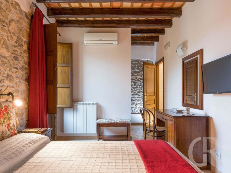 ager-costa-rustikales-schlafzimmer.jpg