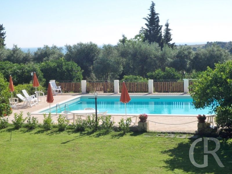 agriturismo-pool.JPG
