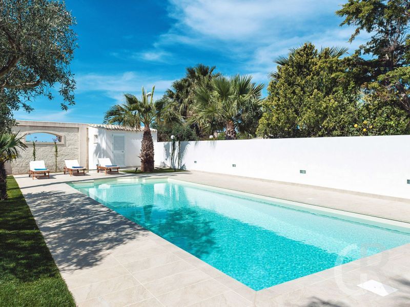 casa-marsala-1-grosser-pool.jpg