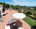 ferienhaus-capinera-blick-auf-die-grosse-terrasse.jpg