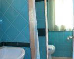ferienhaus-gelso-blick-ins-badezimmer.jpg