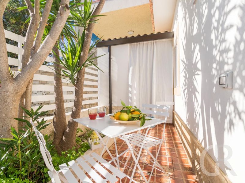 ferienhaus-kairos-kleine-terrasse.jpg
