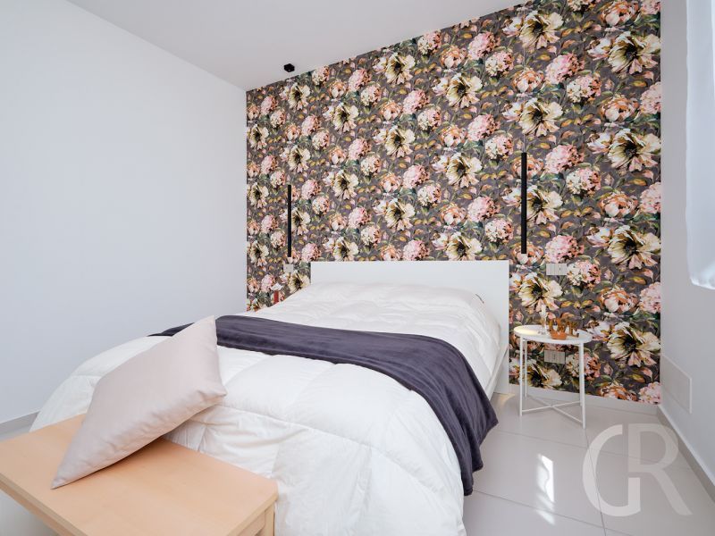 ferienhaus-teti-dppelbett-im-schlafraum.jpg