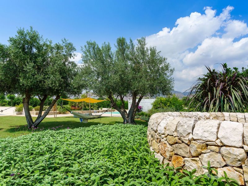 ferienvilla-garten.jpg
