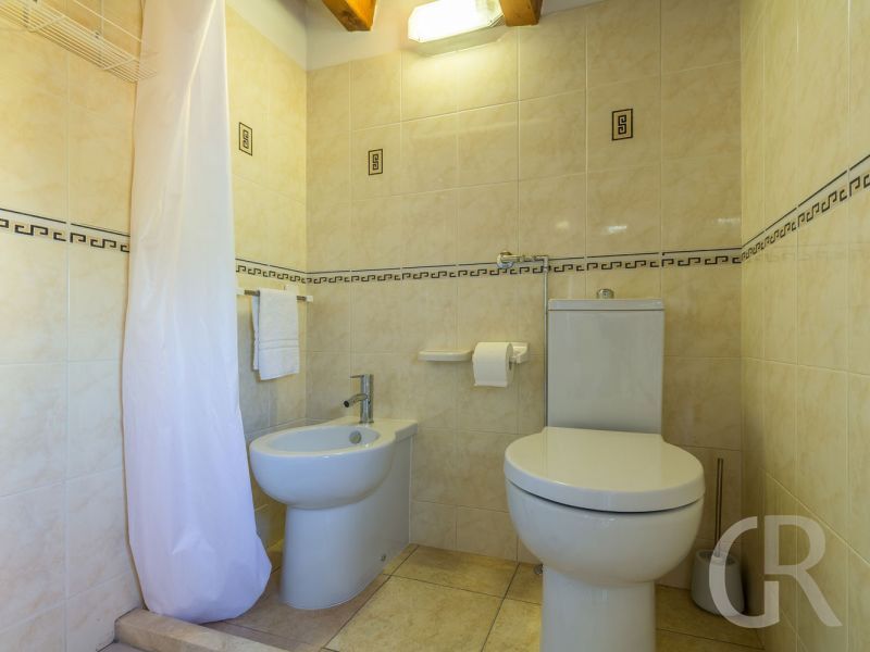 ferienwohnung-amarillis-bad-miot-toilette-und-bidet.jpg