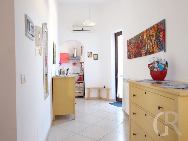 ferienwohnung-antonio-flur-mit-kommoden.JPG