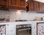 ferienwohnung-corrado-kueche-mit-backofen-und-gaskochfeld.jpg