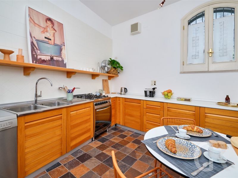 ferienwohnung-cu-viva-kueche-mit-esstisch.jpg