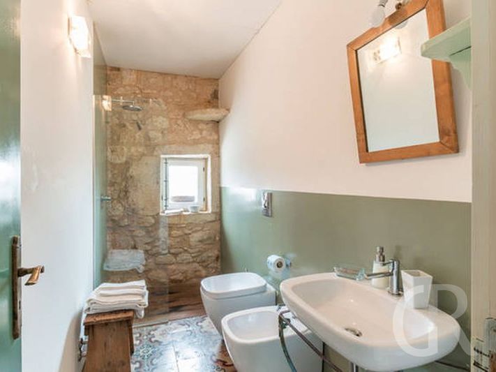 ferienwohnung-pacchipodium-badezimmer-mit-waschbecken.jpg