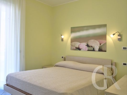 ferienwohnung-pistacchio-schlafzimmer-mit-doppelbett.jpg