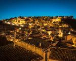 ferienwohnung-ulisse-blick-auf-ragusa-am-abend.jpg