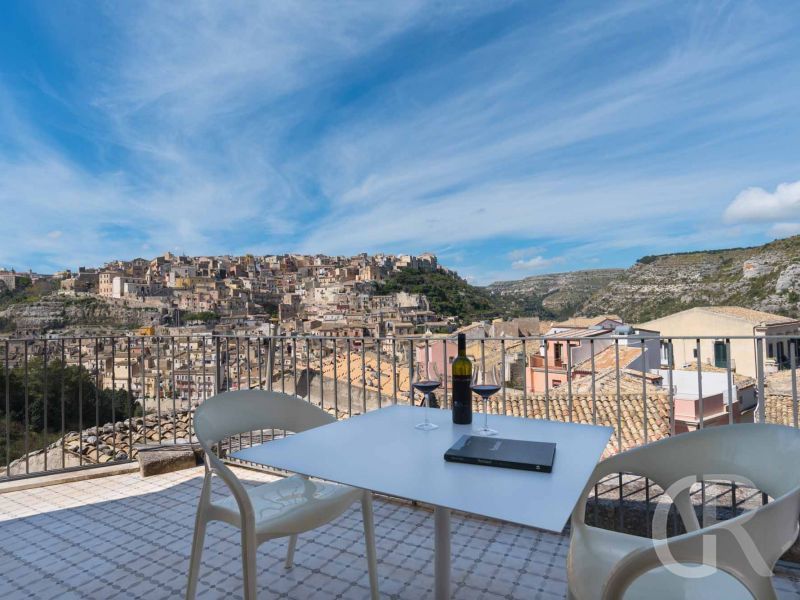 ferienwohnung-ulisse-terrasse-mit-traumhaftem-blick.jpg