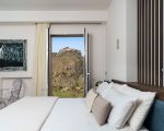 gran-tour-schlafzimmer-mit-blick-nach-draussen.jpg