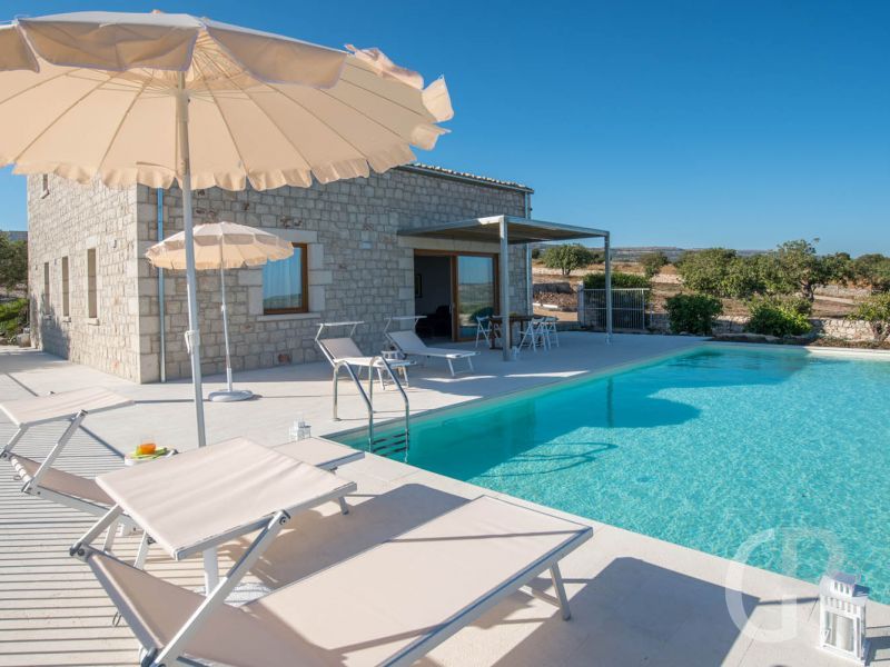 herrlicher-pool.jpg