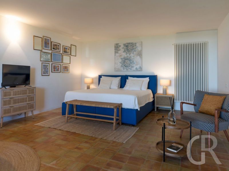 pigna-blue-blau-weisses-schlafzimmer.jpg