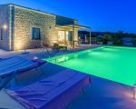pool-bei-dunkelheit.jpg