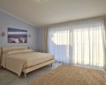 schlafzimmer-und-doppelbett.jpg