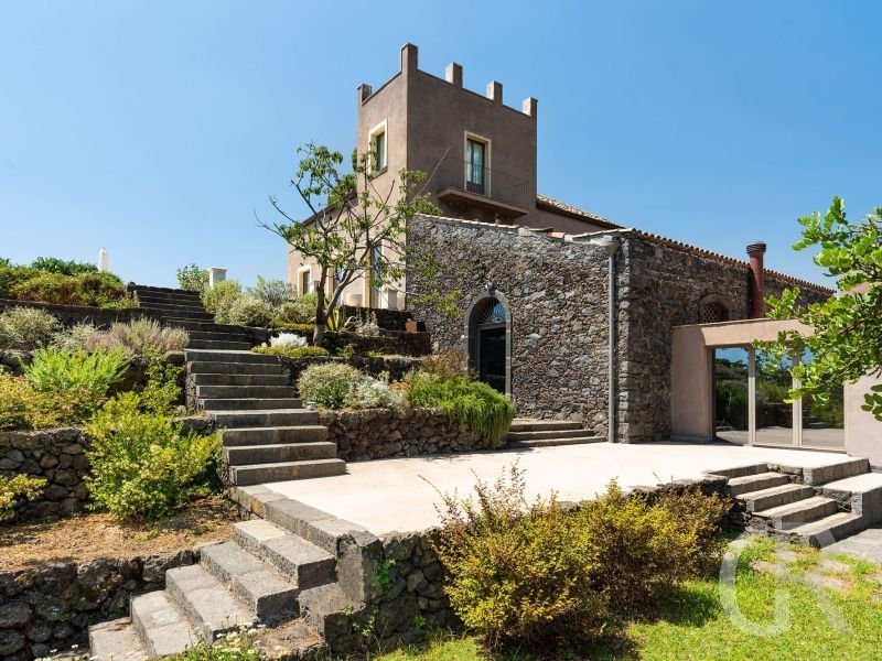 torretta-blick-auf-die-villa.jpg