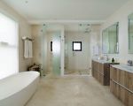 villa-angelina-badezimmer-mit-wanne.jpg